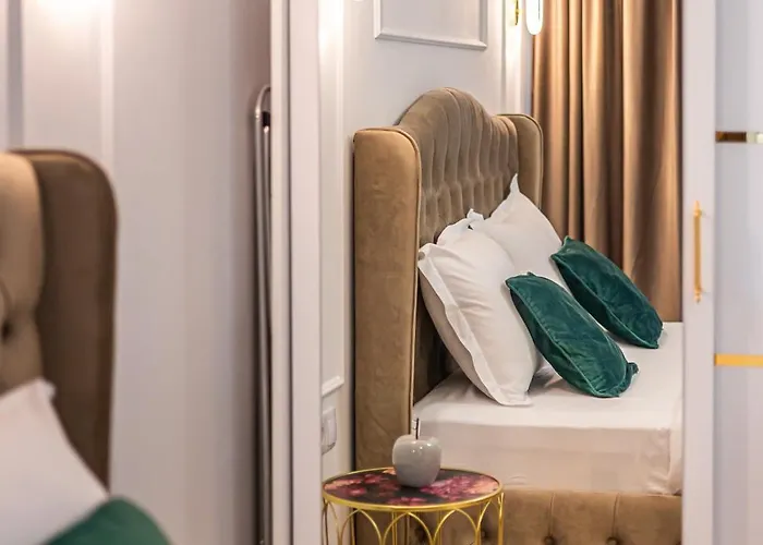 Azabia Luxury - View *